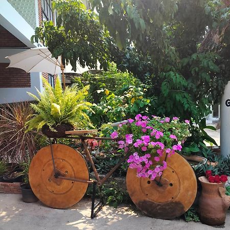 Aparthotel Oldy De Garden Chiang Mai Exterior foto